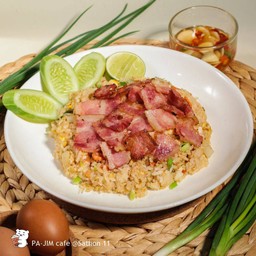 ข้าวผัดเบค่อน