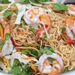 ยำมาม่ากุ้ง