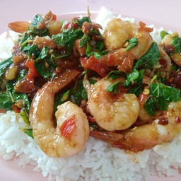 ข้าวกระเพรากุ้ง