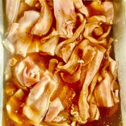 สามชั้นสไลด์หมักพริกไทย 20 ฿