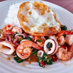 ข้าวกะเพราทะเล