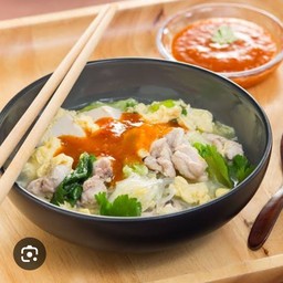 สุกี้น้ำไก่ชิ้น