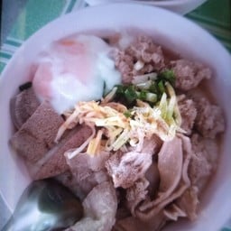ร้านโจ๊กเจ๊เพียรคนรุม ปู่เจ้าสมิงพรายหลังบริษัท isuzu ซอยพิพิธภัณฑ์ 13