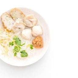 ก๋วยเตี๋ยวลูกชิ้นปลา