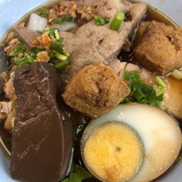 ก๊วยจั๊บเลือดเยอะ