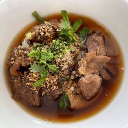 ก๋วยเตี๋ยวหมูตุ๋น พิเศษ