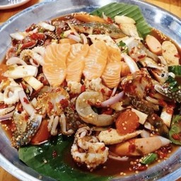 ยำรวมปากแตก