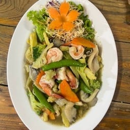 ผัดผักรวมกุ้ง.