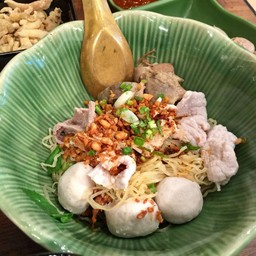 E10. แซ่บแห้งหมูตุ๋น