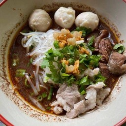 เส้นเล็กน้ำตกเนื้อ