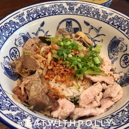 G7. ข้าวต้มแห้งหมูตุ๋น หมูนุ่ม ตับ