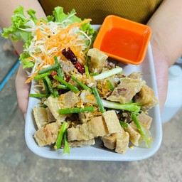 สามชั้นผัดพริกเกลือ