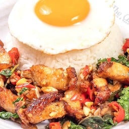 ข้าวกระเพราหมูกรอบ