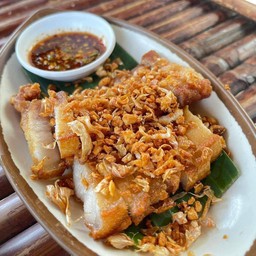 สามชั้นทอดน้ำปลา