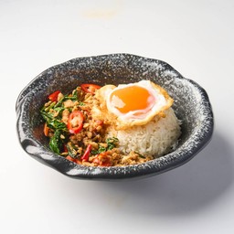 K1 ข้าวกะเพราหมูคุโรบุตะสับ