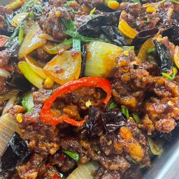 ไก่กรอบผัดพริกเผา