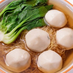 บะหมี่ฮ่องกงลูกชิ้นไข่ลาวา