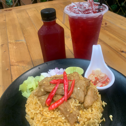 ข้าวผัดคราฟ  น้ำกระเจี๊ยบ
