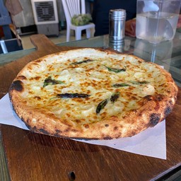 Garlic white sauce