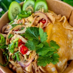 ข้าวไข่ข้นยำไก่ฉีก