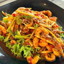 ยำสามกรอบ.