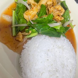 ข้าวคะน้าไก่กรอบ