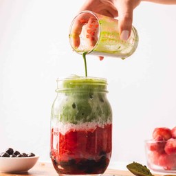 มัทฉะลาเต้สตรอเบอร์รี่