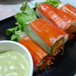 สลัดโรลปูอัด  น้ำสลัดครีมซีฟู้ด. โฮมเมด