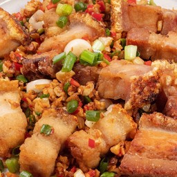 หมูกรอบผัดพริกเกลือ