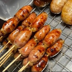 ไก่ย่างอ้ายน้อง ตลาดวันโอวัน