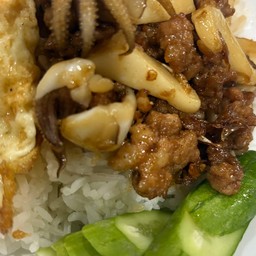 หมูสับปลาหมึกกระเทียม