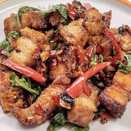 กระเพราหมูกรอบ (เป็นกับ)