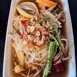ส้มตำ มิตรฉาชีพ สันทราย