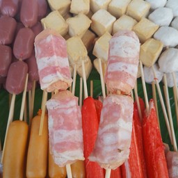 เบคอนไก่พันไส้กรอก