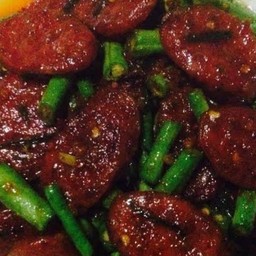 ข้าวราดผัดพริกแกงกุนเชียง