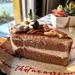 อัลมอลช็อคโกแลตเค้ก