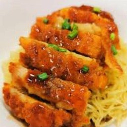 บะหมี่แห้งไก่ทอด ซอสเทริยากิ