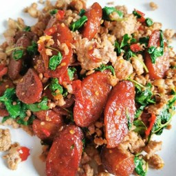 ข้าวกะเพรากุนเชียงหมูสับ