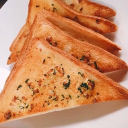 ขนมปังเนยกระเทียม / ขนมปังเนย