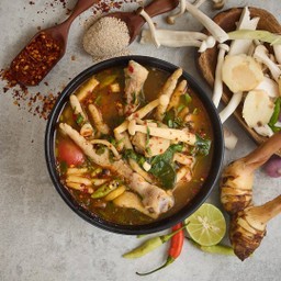 ต้มแซ่บต้นไก่