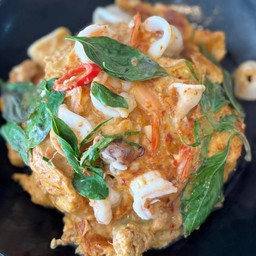 ข้าวราดห่อหมกทะเลไข่ข้น