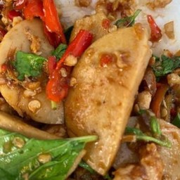 ข้าวกะเพราหมูยอหมูสับ