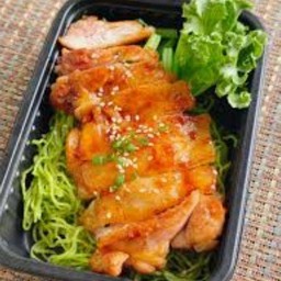 บะหมี่แห้ง ไก่ย่าง ซอสเทริยากิ