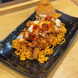 มาม่าเกาหลี+สะโพกไก่ทอด (SizeL ไก่เบิ้มๆมาม่าล้นๆแบ่งกันทานได้2คน)