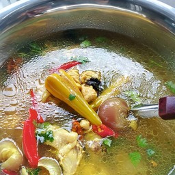 ไก่ต้มขมิ้น