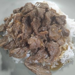 เนื้อทอดกระเทียม (พิเศษ)