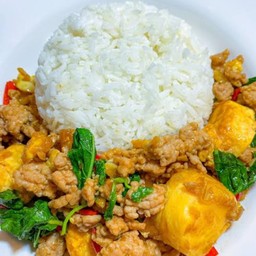 ข้าวกะเพราเต้าหู้หมูสับ