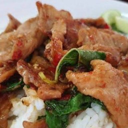 ข้าวกะเพราหมูนุ่ม