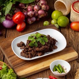 ก้อยคั่วเนื้อชิ้น