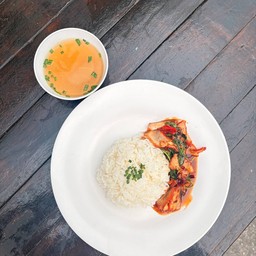 กระเพราน้องแดง